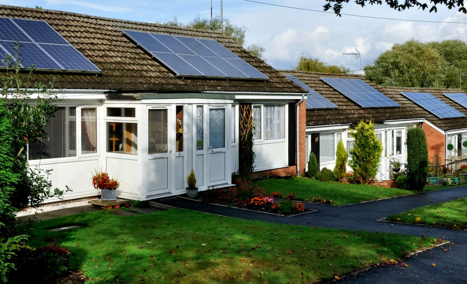 Home solar-suburb